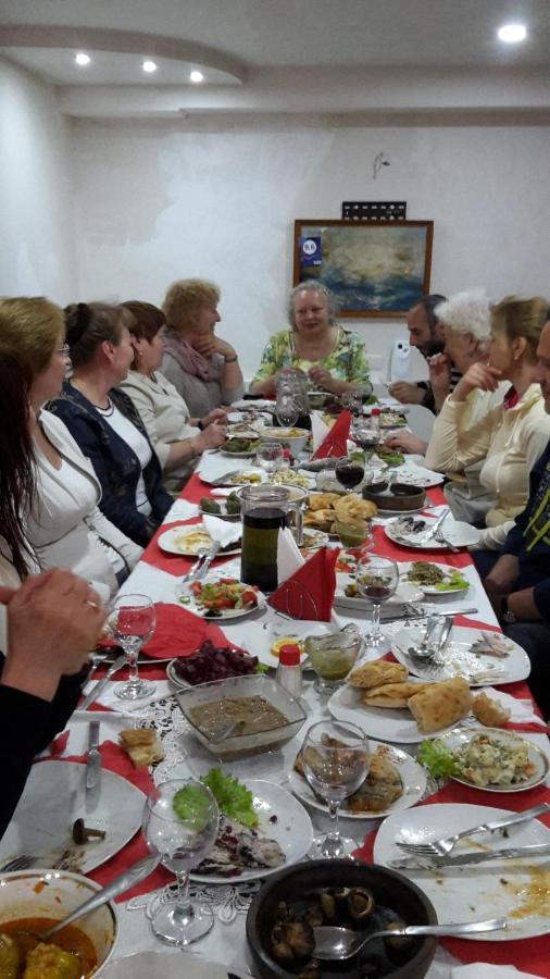 Guest House Nona Кутаїсі Екстер'єр фото
