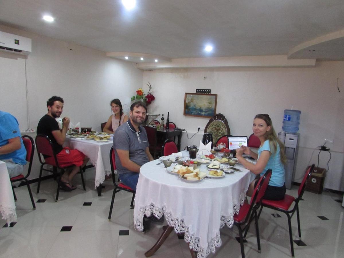 Guest House Nona Кутаїсі Екстер'єр фото