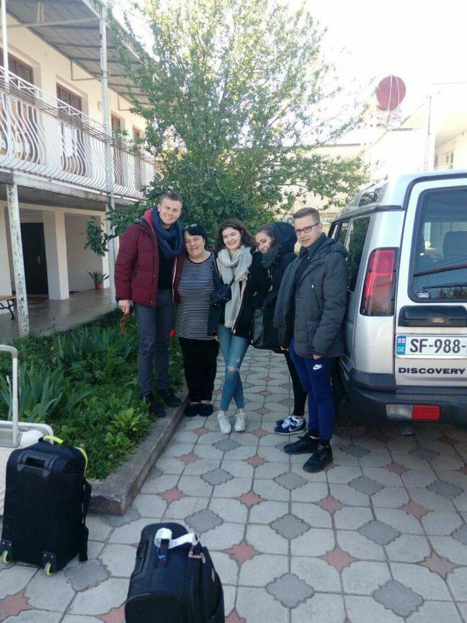 Guest House Nona Кутаїсі Екстер'єр фото