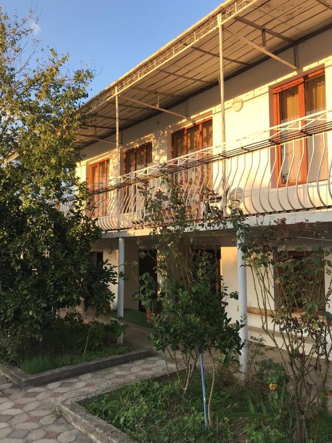 Guest House Nona Кутаїсі Екстер'єр фото