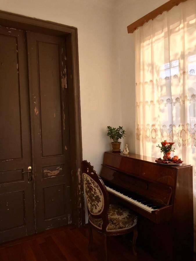Guest House Nona Кутаїсі Екстер'єр фото