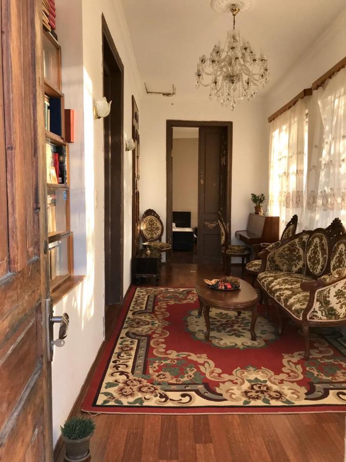 Guest House Nona Кутаїсі Екстер'єр фото