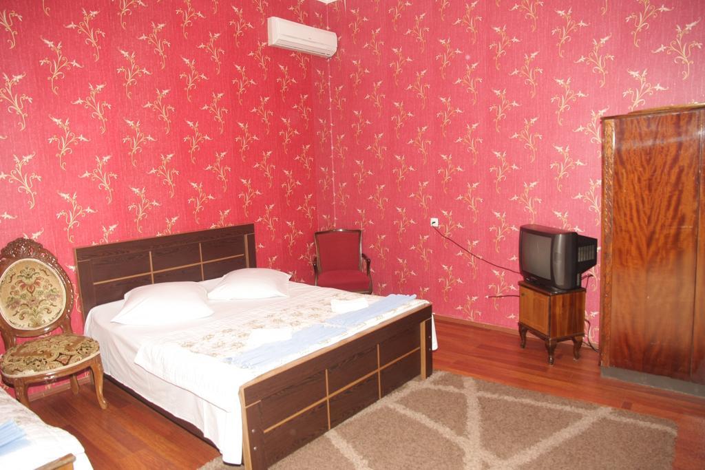 Guest House Nona Кутаїсі Екстер'єр фото