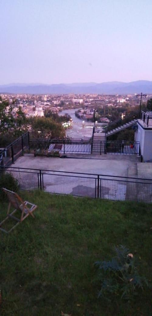 Guest House Nona Кутаїсі Екстер'єр фото