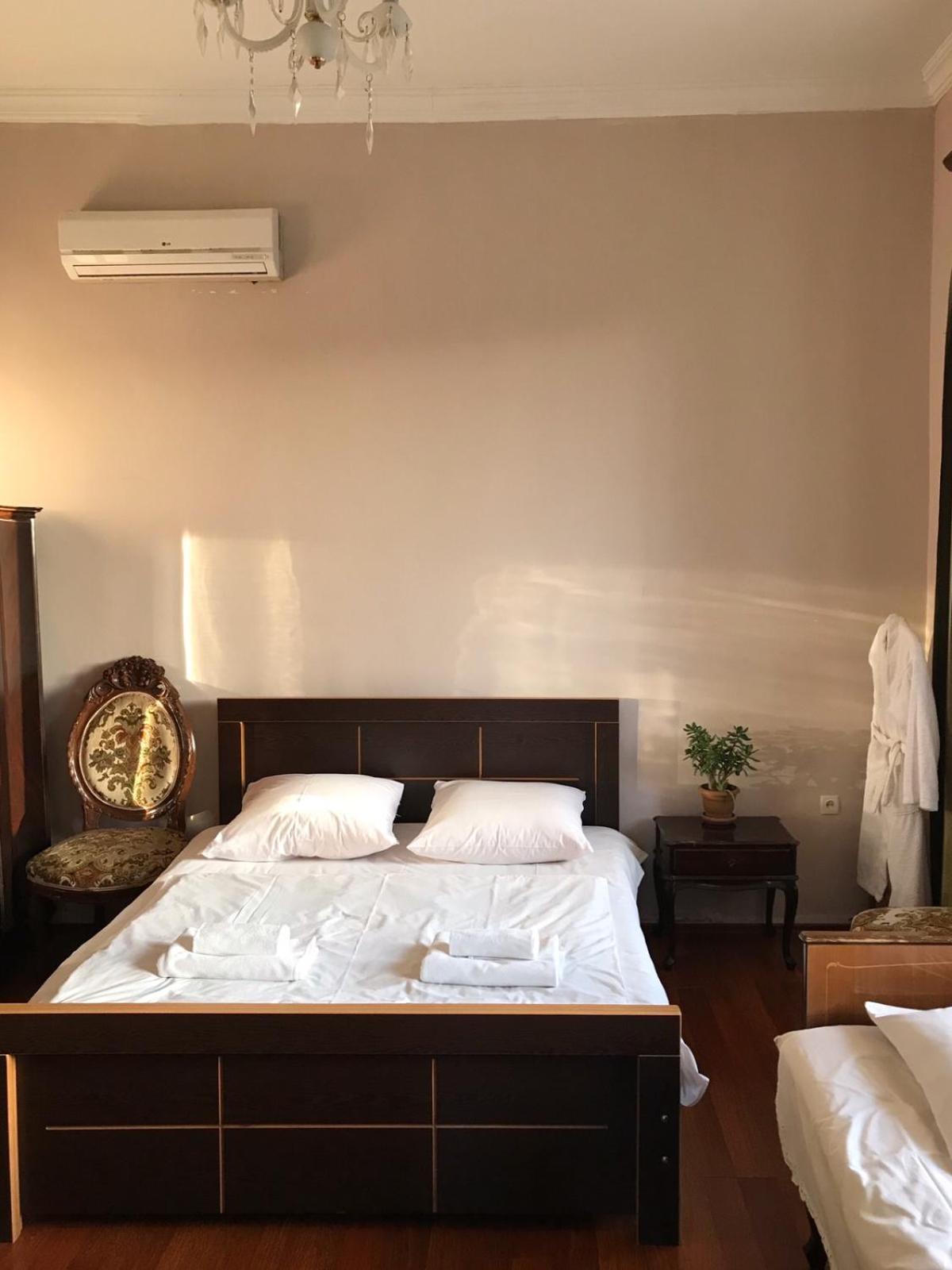 Guest House Nona Кутаїсі Номер фото