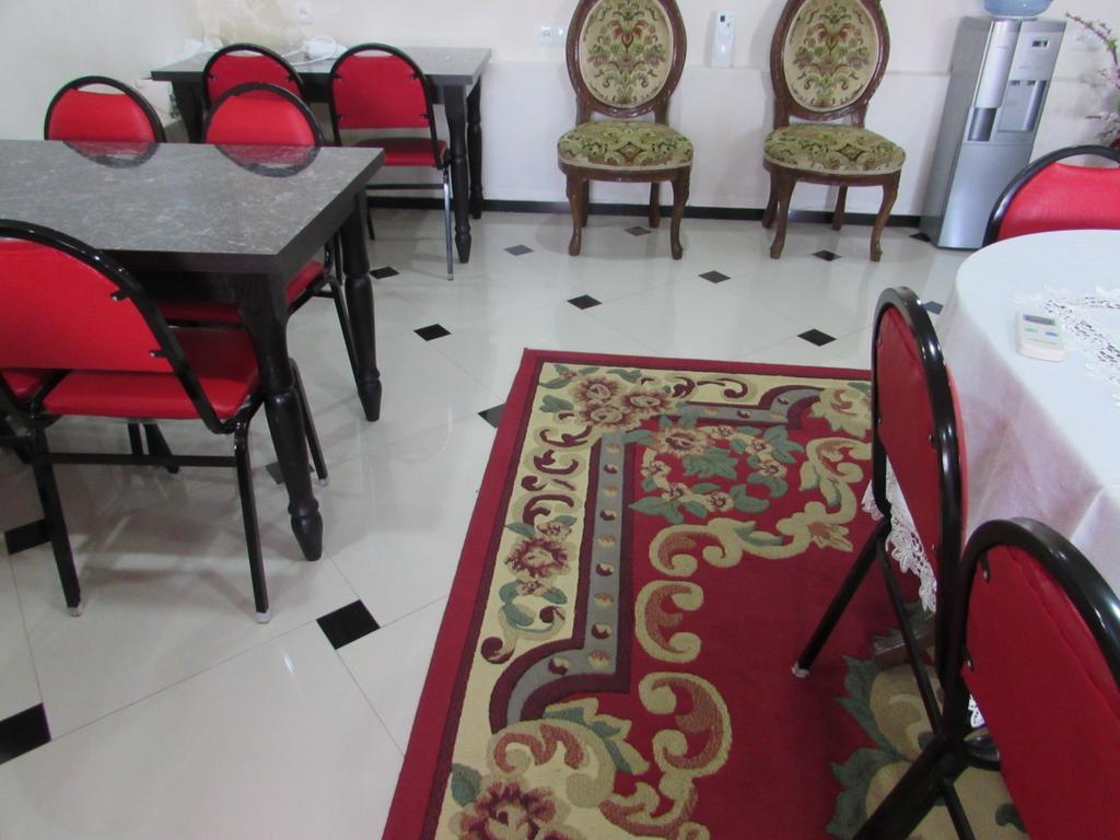 Guest House Nona Кутаїсі Екстер'єр фото