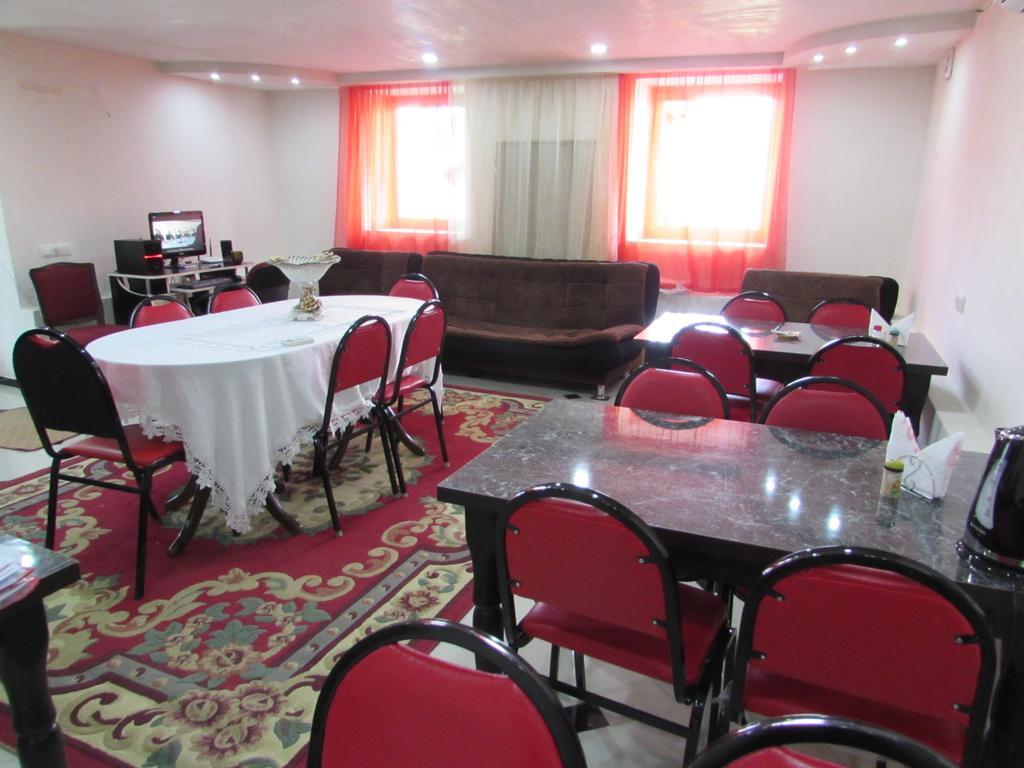 Guest House Nona Кутаїсі Екстер'єр фото