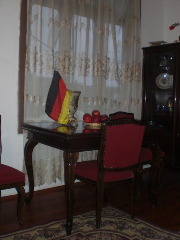 Guest House Nona Кутаїсі Екстер'єр фото